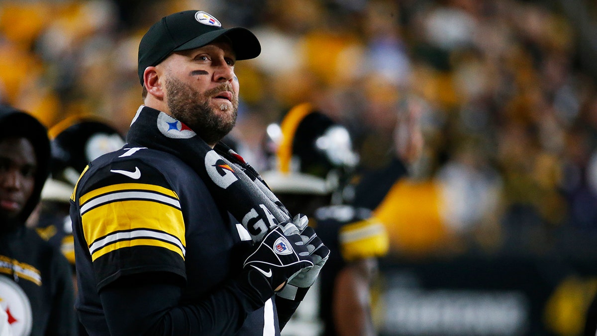 Ben Roethlisberger looks on