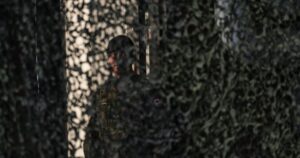 More Canadians want to join the military, but enlisted members keep leaving