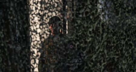 More Canadians want to join the military, but enlisted members keep leaving