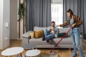 Dear Abby: I’m the breadwinner — but my husband won’t do any chores