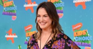 Inside Larisa Oleynik’s Low-Key Private Life After ’10 Things I Hate About You’ and ‘Alex Mack’
