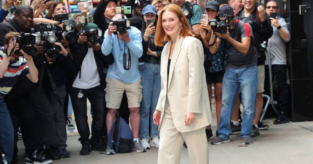 Love Julianne Moore’s ,500 Transitional-Weather Blazer? Score the Look for 99% Less