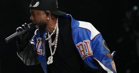 Kendrick Lamar gets 2-minute ovation after ‘Not Like Us’ in Drake’s hometown