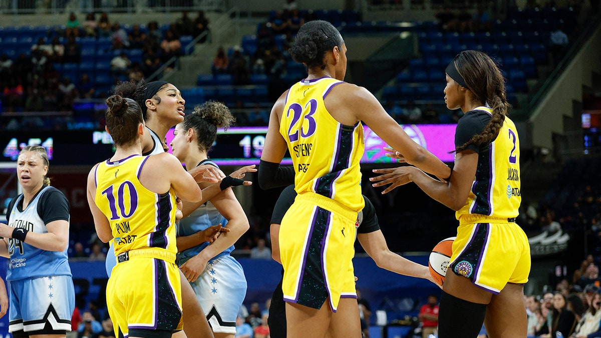 Sparks and Sky players tussle