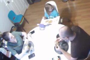 Mom Mocks Dog—Cam Captures 3-Year-Old Girl’s Unexpected Reaction