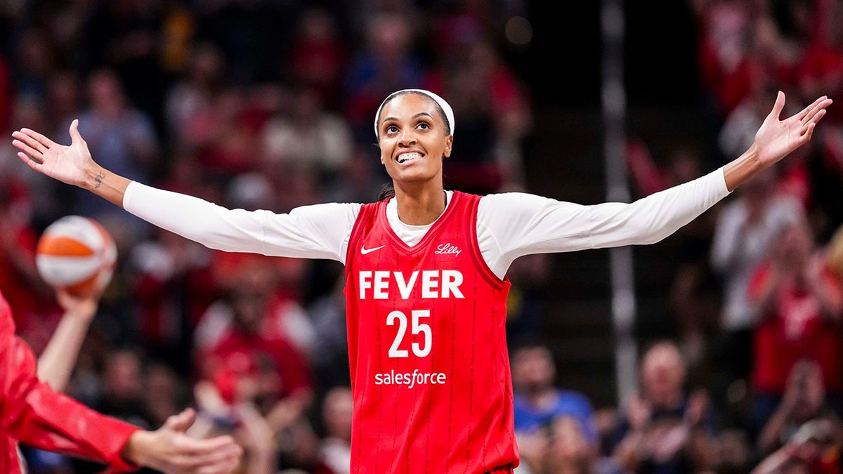 DeWanna Bonner celebrates