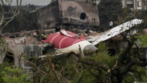 Why did the Air India plane crash shortly after takeoff? Aviation experts weigh in