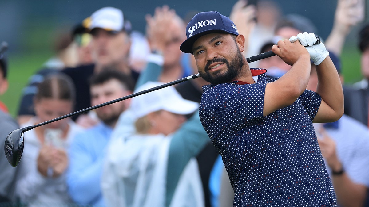 J.J. Spaun golf swing