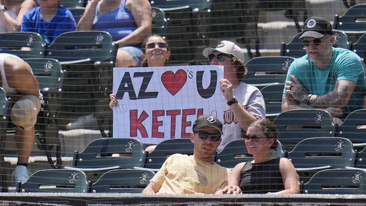 Fans show support for Ketel Marte