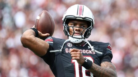 South Carolina’s LaNorris Sellers rejected tempting transfer offers, the college football star’s father says