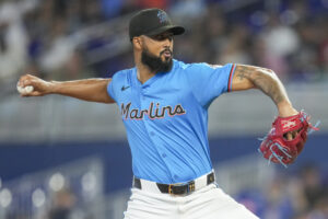 MLB Analyst Urges Cubs to Make Trade for Former Cy Young Winner