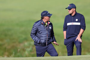 DeChambeau Calls Lefty’s Chip ‘One of Greatest Shots I’ve Ever Seen’