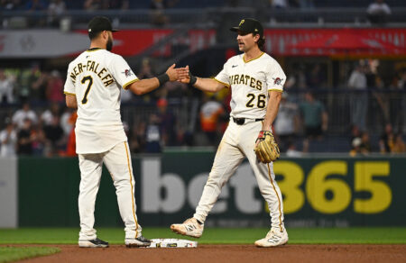 Giants Linked To Potential Trade With NL Club For  Million Infielder