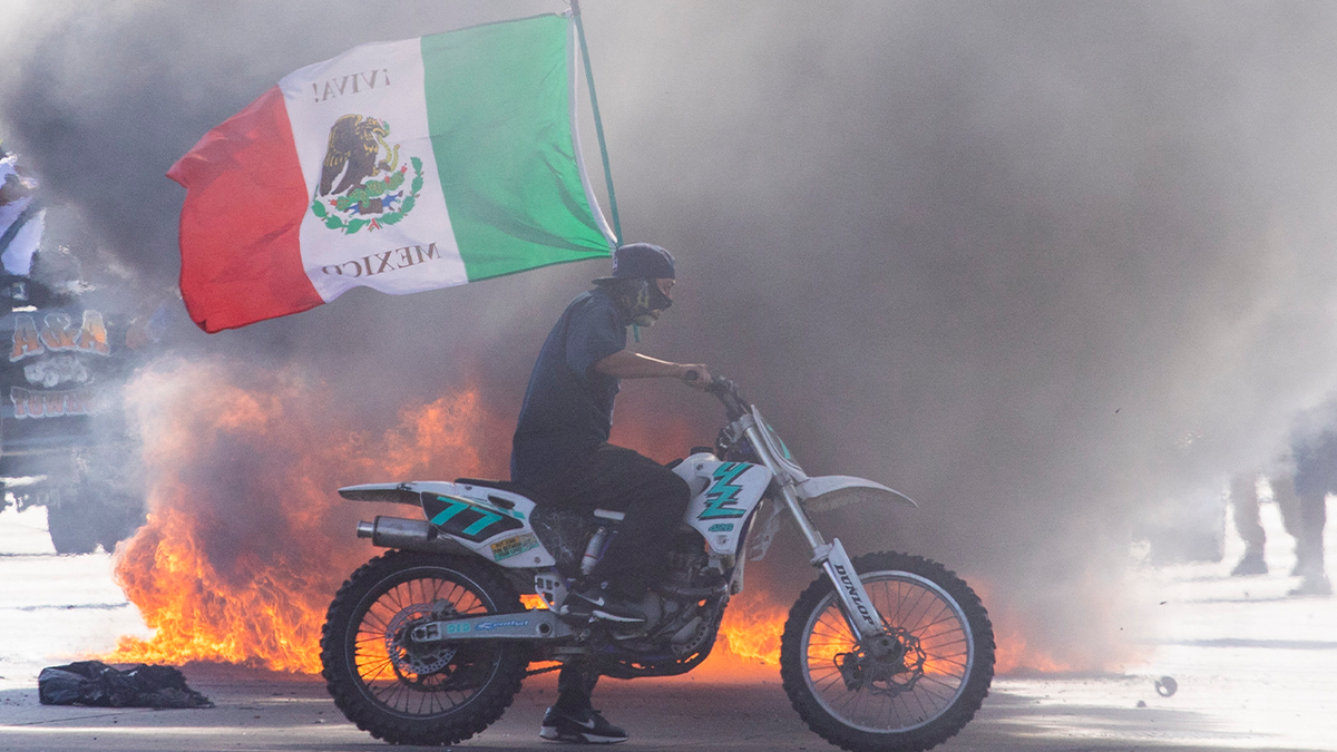 Rioter in LA