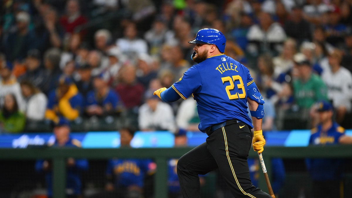 Rowdy Tellez