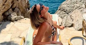 Sofia Richie Shows Off Her New Bob While Rocking a Chic Bikini in France