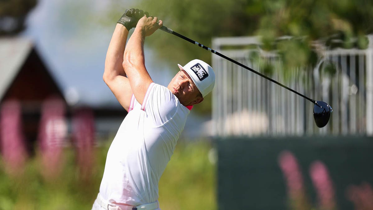 The Miz at the 10th hole
