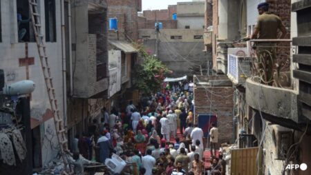 Pakistan police arrest 149, including 48 Chinese, in scam centre raid