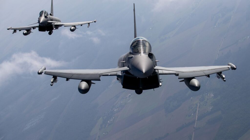 Lithuanian leaders taken to shelters after Belarus airspace violation