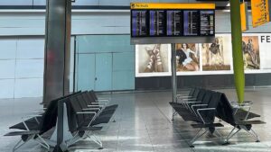 Flights resume from UK airports after tech glitch closes airspace