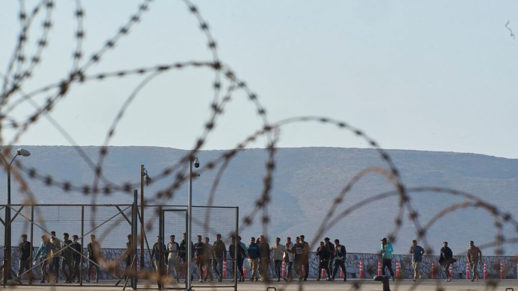 Hundreds of migrants moved to Greek mainland as Libyan arrivals surge