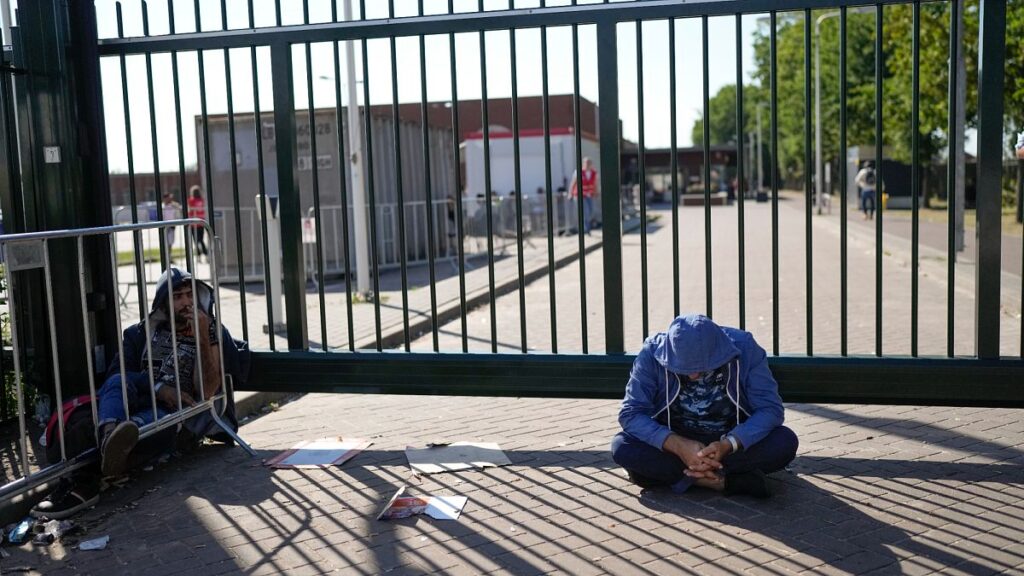 Dutch lawmakers pass controversial bills tightening asylum rules