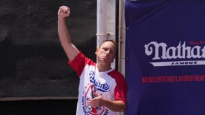 Joey Chestnut reclaims Hot Dog Eating Contest title after last year’s absence by downing 70.5 franks
