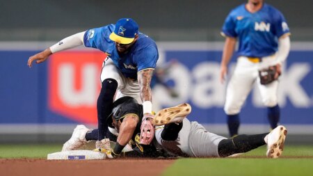 Twins’ Carlos Correa leaves game with ankle injury after scary collision