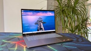 HP OmniBook X Flip 14 Review: Midrange 2-in-1 Offers Style and Value