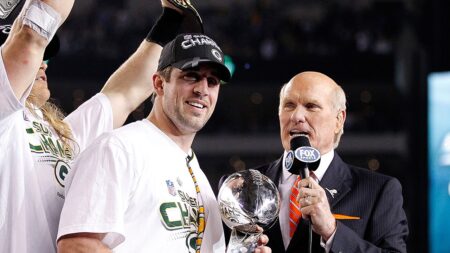 Aaron Rodgers offers olive branch to Terry Bradshaw after legendary QB’s harsh words