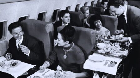 Air travelers reflect on ‘golden age’ of flying, plus signs you should leave a restaurant