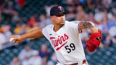 Twins closer fuels trade rumors after hugging bullpen catcher mid-game