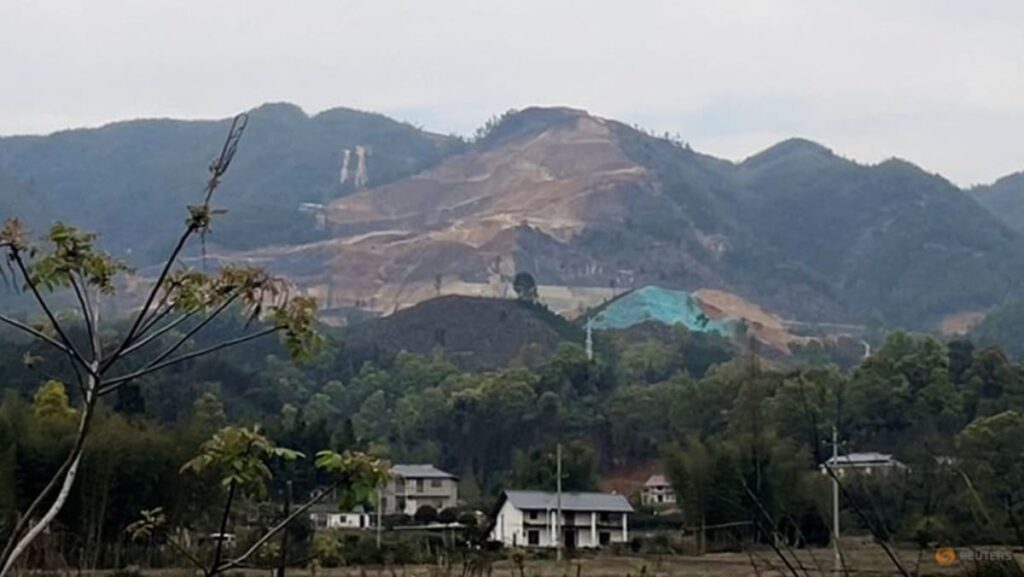 Six Chinese university students drown during mine visit