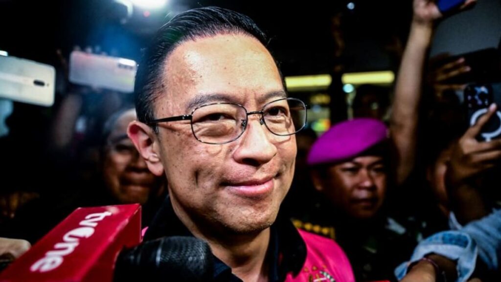 Indonesia court jails former trade minister for 4.5 years in sugar graft case