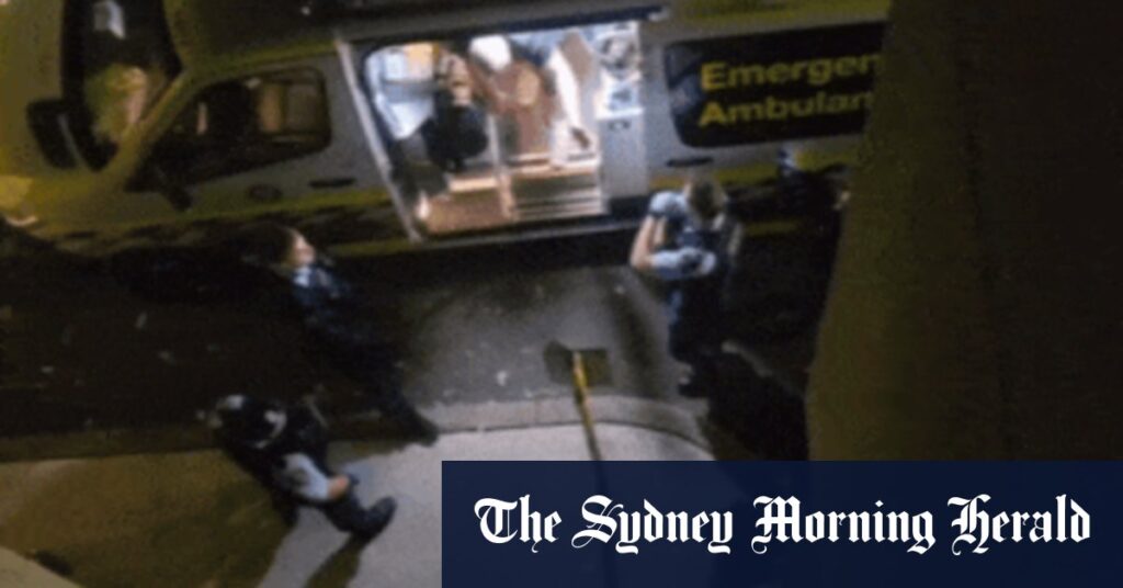 Man dead after police, paramedics called to inner Sydney partment