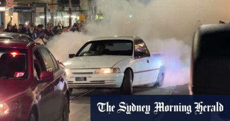 Chapel Street hoons who did burnouts blasted by police as ‘reckless’