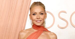 Kelly Ripa Jokes She’s Lost Count of All the Boob Job Consultations She’s Scheduled