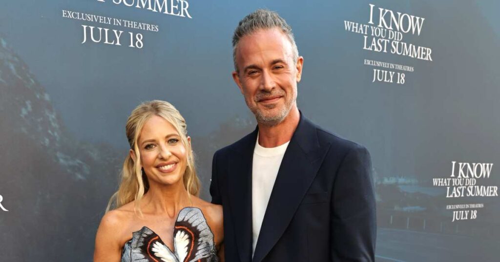 Sarah Michelle Gellar, Husband Freddie Prinze Jr. Attend ‘IKWYDLS’ Premiere Nearly 20 Years After OG