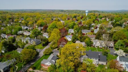 This is America’s wealthiest suburb where annual household income tops 0K — and it’s located in New York state