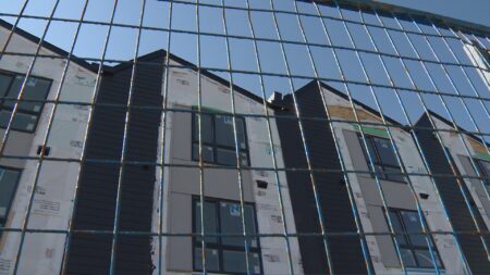 Calgary rezoning debate heats up as more neighbourhoods explore restrictive covenants