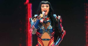 Katy Perry Powers Through Mid-Air Prop Malfunction During ‘Lifetimes’ Concert in San Francisco
