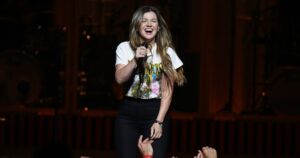 Kelly Clarkson Explains ‘Piece by Piece’ Lyric Swap After Divorce: ‘Empowering Thing’