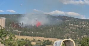 Wildfire grounds flights in Kelowna