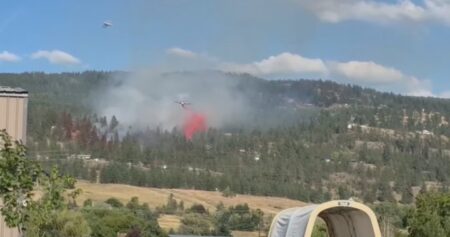 Wildfire grounds flights in Kelowna