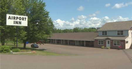 Remaining residents at N.B. motel still without water, power while waiting to move