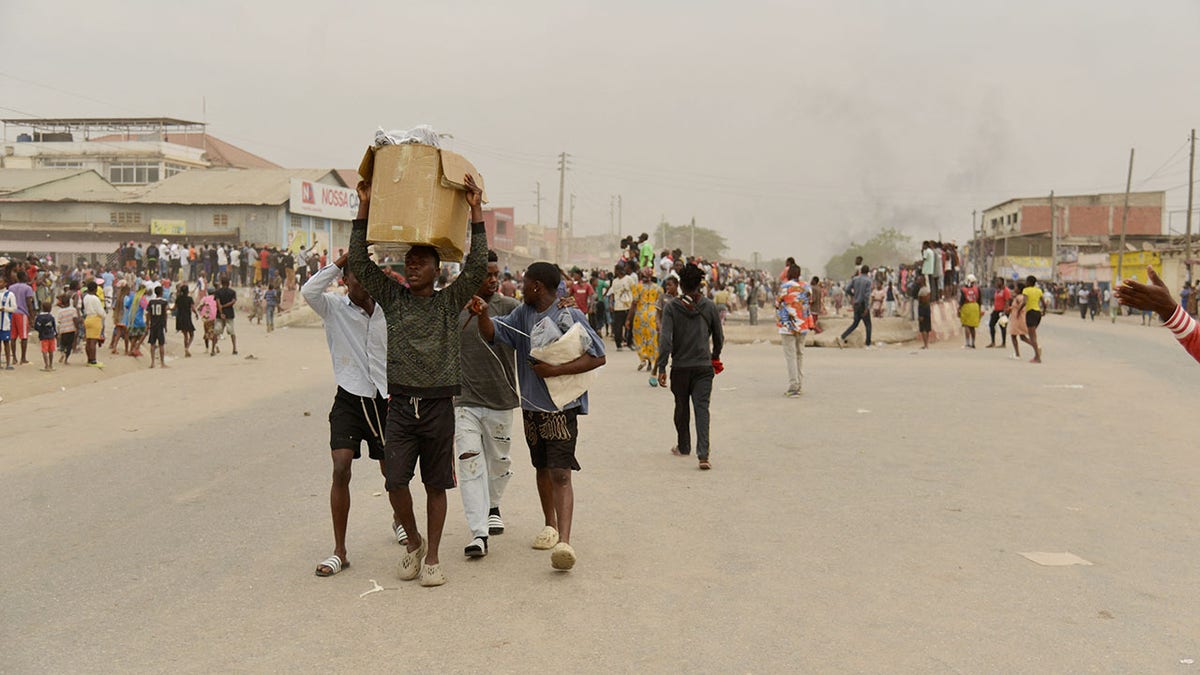 Protesters in Angola on the street
