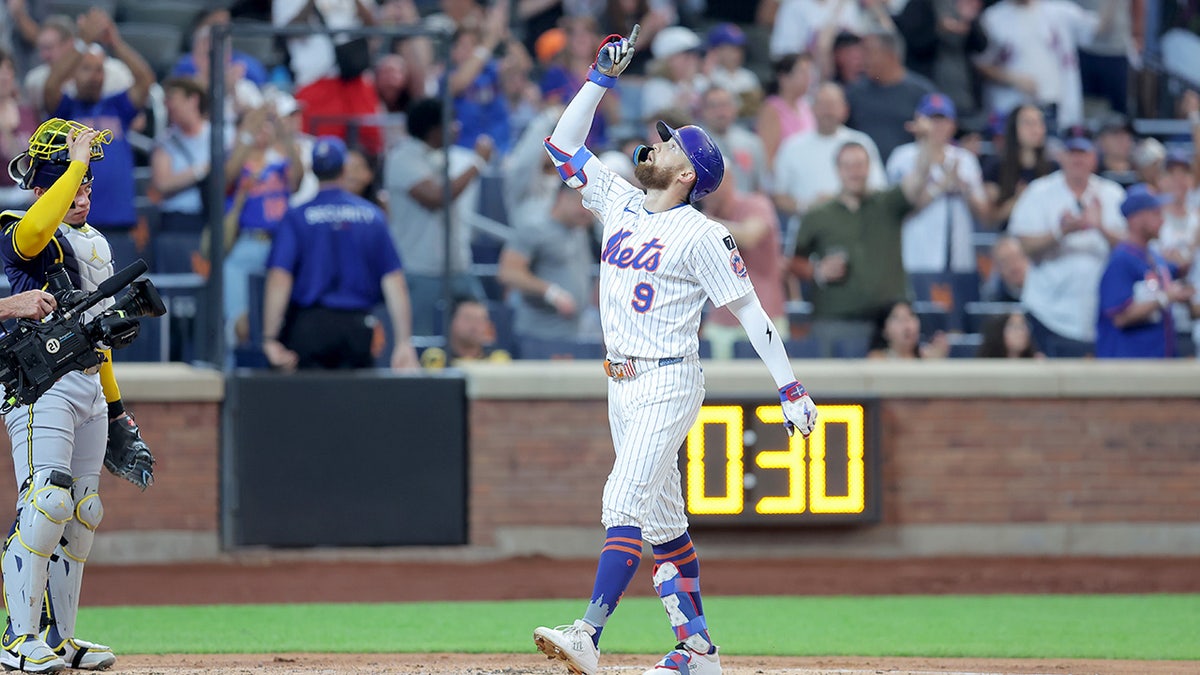 Brandon Nimmo celebrates