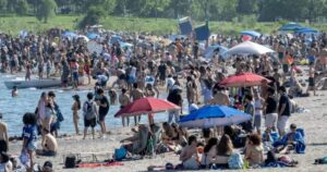 Some Ontario beaches deemed unsafe for swimming as heat wave continues