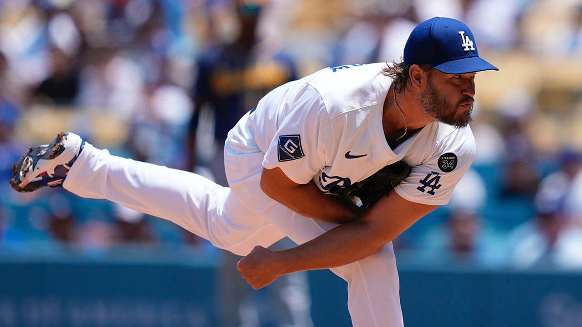 Clayton Kershaw vs the Brewers