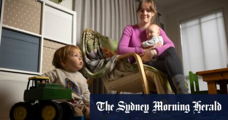 Government cuts funding to council program that helps parents settle babies